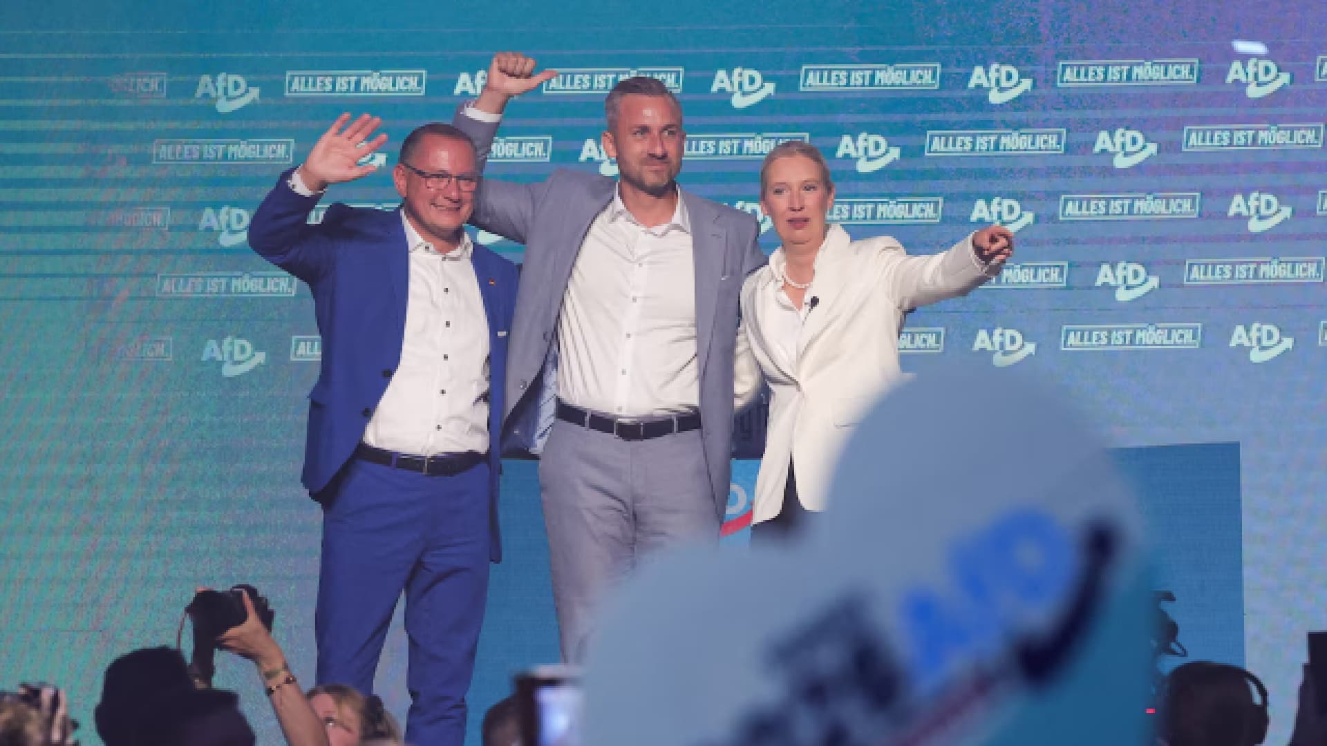 Haber görseli: Saksonya-Anhalt eyalet meclis seçiminde AfD yüzde 43,8 oy alarak birinci oldu ve 83 sandalyeli mecli...